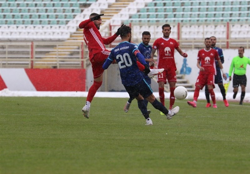 لیگ برتر فوتبال| پیروزی پُرگل تراکتور مقابل پیکان در نیمه نخست