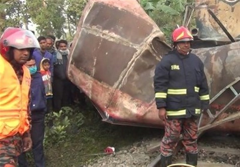12 Killed in Bangladesh Train-Bus Collision
