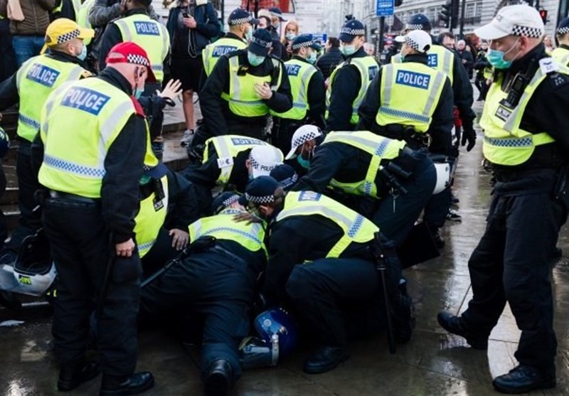 Anti-Lockdown Protesters Scuffle with Police in London (+Video)