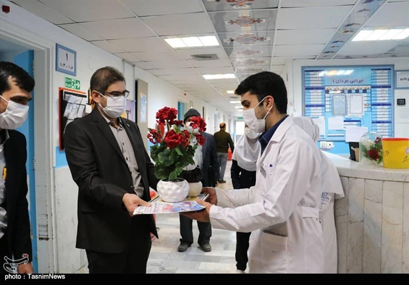 رئیس دانشگاه علوم پزشکی کاشان از پرستاران بیمارستان شهید بهشتی تقدیر کرد + تصویر