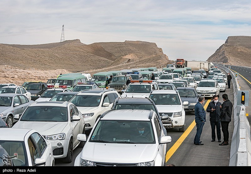 حجم ترافیک آزادراه‌های زنجان - قزوین و زنجان - تبریز سنگین است/ رانندگان از استراحت‌گاه‌های بین جاده‌ای برای تجدید قوا استفاده کنند