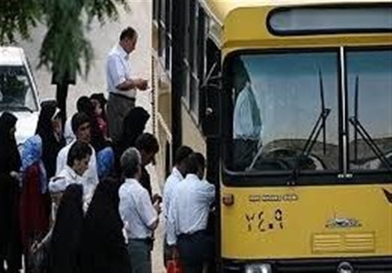 ادامه اعتراض صنفی رانندگان اتوبوس شهری ارومیه/ مطالبه رانندگان تا پایان فروردین پرداخت می‌شود