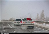 جاده هراز بازگشایی شد/ برف و باران در جاده های 12 استان