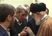 روایت اهالی فرهنگ و هنر از دیدار غیررسمی با امام خامنه ای ـ 2| ماجرای انگشتری که به دستِ بهروز رضوی نمی‌رفت! + فیلم