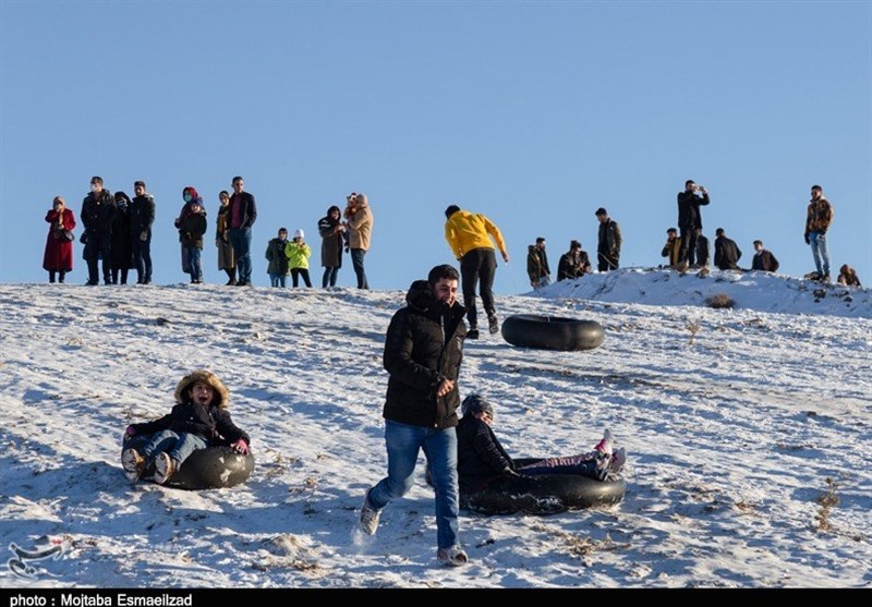 تفریحات پرخطر زمستانی ارومیه‌ای‌ها در ایام کرونایی به روایت تصویر