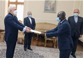 سفیر غنا رونوشت استوارنامه خود را تقدیم ظریف کرد
