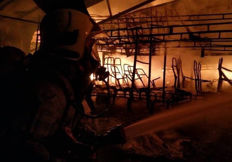 آتش‌سوزی گسترده در گاراژی بزرگ در جنوب تهران + تصاویر