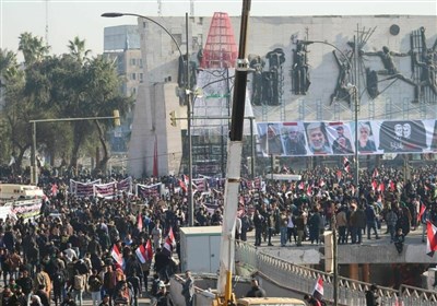  عراق|برگزاری مراسم سالگرد شهدای مقاومت در میدان التحریر بغداد/ سالگرد سردار به تظاهرات ضد آمریکایی بدل شد 