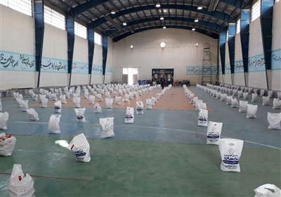 سپاه پلدختر 3700 بسته معیشتی و پک بهداشتی بین نیازمندان توزیع کرد