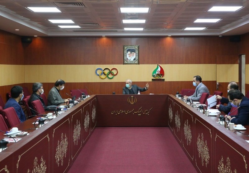 نشست تخصصی ستاد بازی‌های ۲۰۲۰ با مسئولین فدراسیون‌های وزنه برداری و قایقرانی برگزار شد