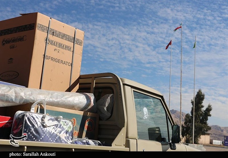 30 توزیع مشترک جهیزیه در کرمان توسط کمیته امداد و ارتش