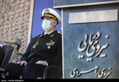 امیر دریاردار حسین خانزادی فرمانده نیروی دریایی ارتش در مراسم الحاق ناو موشک‌انداز زره به ناوگان نیروی دریایی ارتش