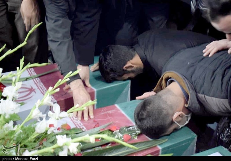 خاکسپاری 5 شهید گمنام در 4 نقطه از کشور