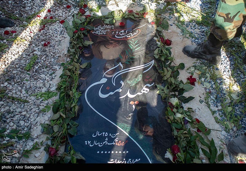 پیکر شهید گمنام در پشتیبانی منطقه 2 ارتش شیراز تشییع و خاکسپاری شد