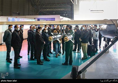 بازدید مدیران خبرگزاری تسنیم از نمایشگاه توانمندی‌های راهبردی نیروی هوافضای سپاه