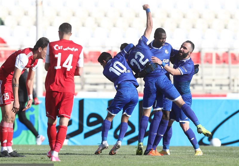 Esteghlal Moves Top of IPL