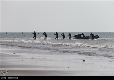  Iranian Army Holds War Game on Southeastern Coasts