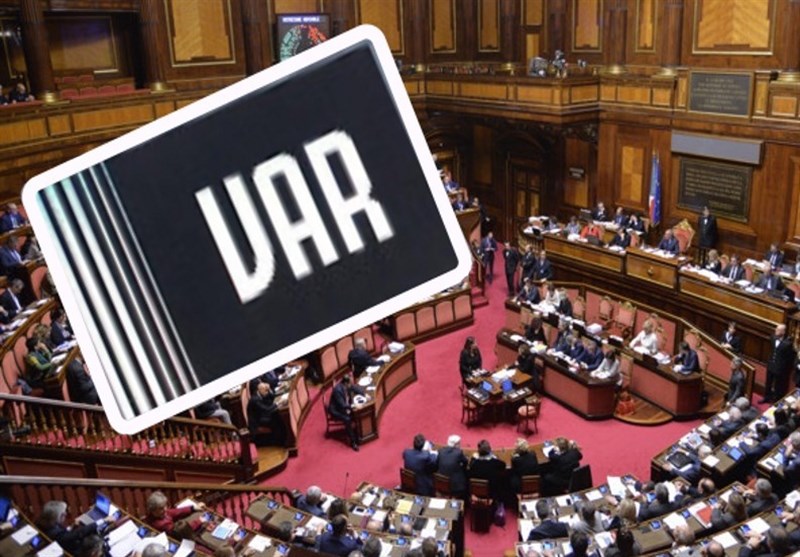 استفاده از VAR در مجلس سنای ایتالیا!+عکس