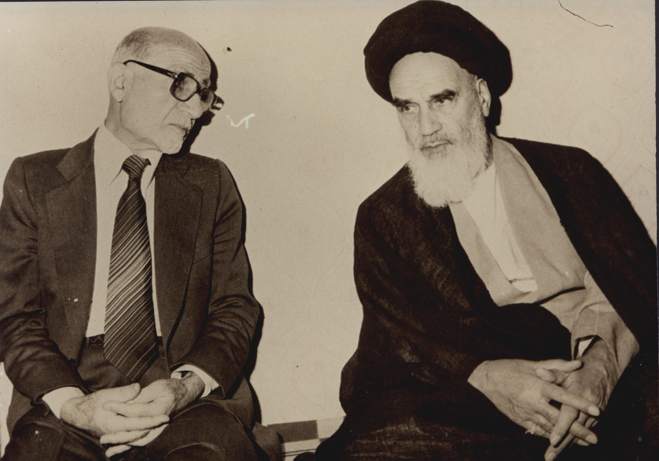واکنش امام خمینی به پیشنهاد بازرگان برای &quot;سازش&quot; با نظام سلطنتی