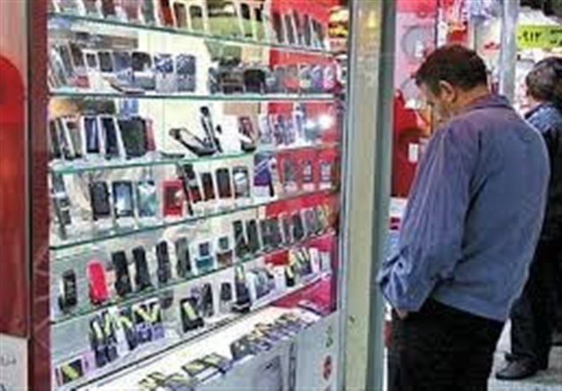 بازار موبایل بیرجند در روزهای سراشیبی/ کاهش 5 تا 20 درصدی قیمت تلفن همراه