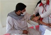 200 نفر از روستاییان جنوب بلوچستان توسط کاروان سلامت هلال احمر ویزیت رایگان شدند