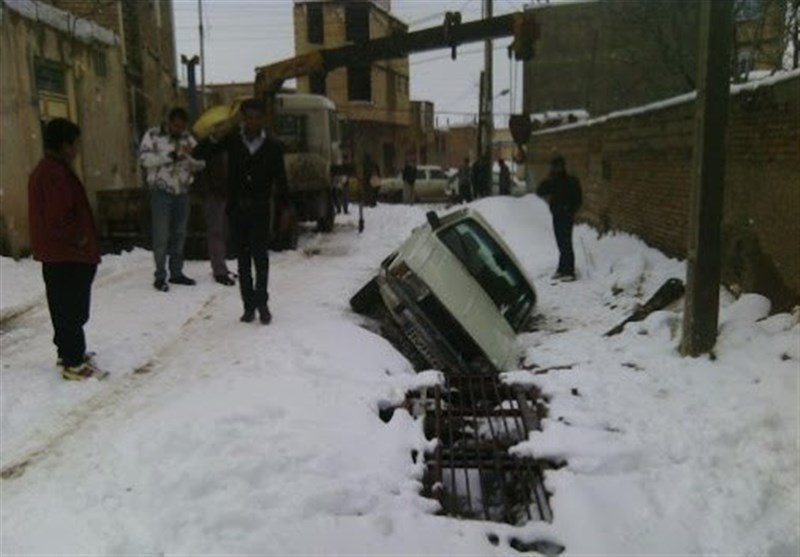 نارضایتی اردبیلی‌ها از وضعیت کوچه‌ها و محله‌های یخ‌زده؛ آقایان مسئول‌ پایین‌ شهر‌ هم ببینید
