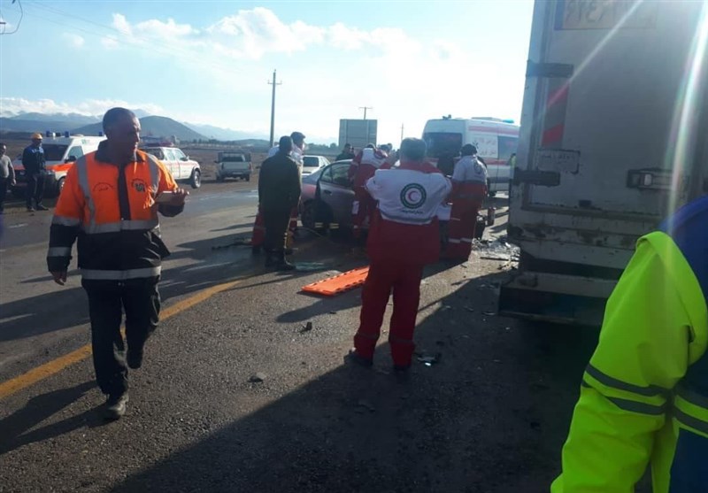 تصادف سواری با کامیون در جاده قزوین-تهران 2 کشته و 3 مصدوم برجای گذاشت