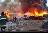 جزئیات آتش سوزی صبح امروز کرمان اعلام شد؛ تلاش 25 آتش‌نشان کرمانی برای اطفای حریق یک انبار صنعتی+ عکس