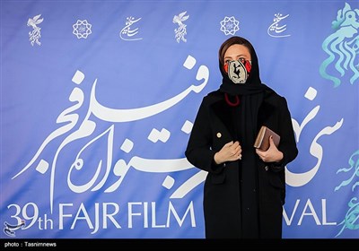 گلاره عباسی بازیگر فیلم ابلق در سی و نهمین جشنواره فیلم فجر