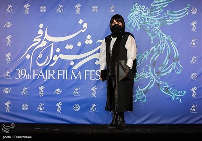 الناز شاکردوست بازیگر فیلم ابلق در سی و نهمین جشنواره فیلم فجر