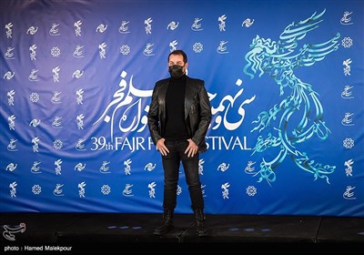 امیررضا دلاوری بازیگر فیلم تک تیرانداز در سی و نهمین جشنواره فیلم فجر