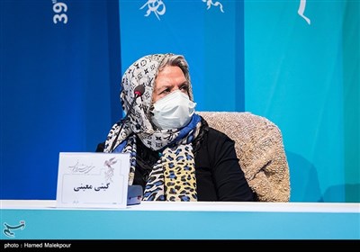 گیتی معینی بازیگر در نشست خبری فیلم ابلق - سی و نهمین جشنواره فیلم فجر