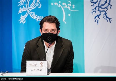 بهرام رادان بازیگر در نشست خبری فیلم ابلق - سی و نهمین جشنواره فیلم فجر