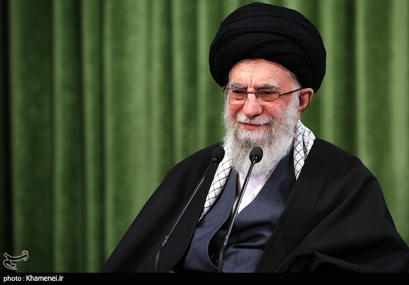 امام خامنه‌ای: به نگاه کالایی و ابزاری غرب به زن سراپا اعتراض هستیم/ ازدواج بهنگام و فرزندآوری نیاز حیاتی کشور