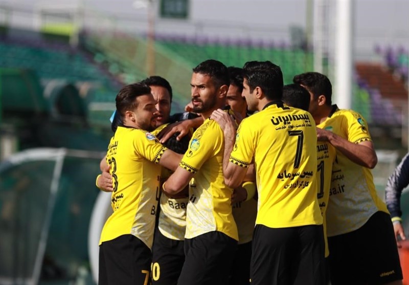 Sepahan Moves Provisionally Top of IPL Table