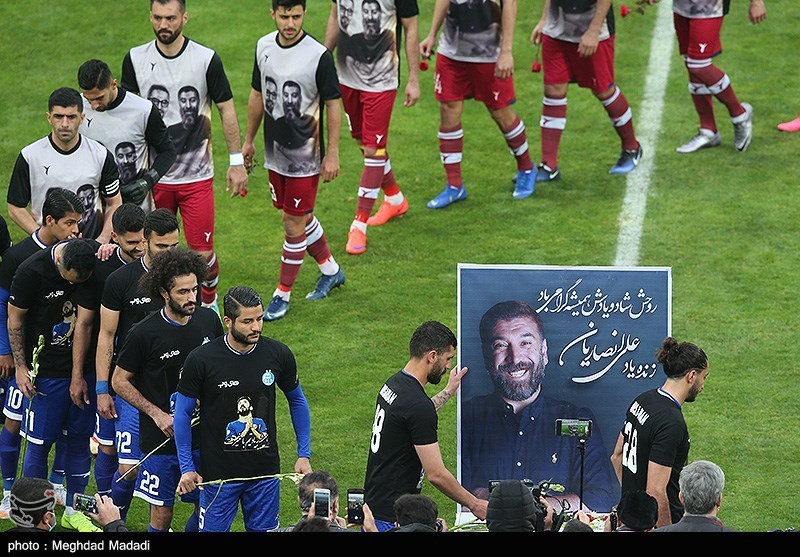 ادای احترام بازیکنان دوتیم به زنده یاد علی انصاریان 