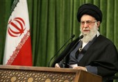قائد الثورة الاسلامیة: الغرب یکذب ویرید سلب مقومات القوة من إیران