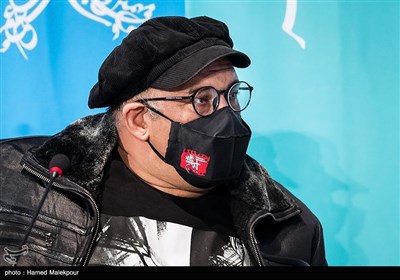 نادر سلیمانی بازیگر در نشست خبری فیلم گیج‌گاه - سی و نهمین جشنواره فیلم فجر