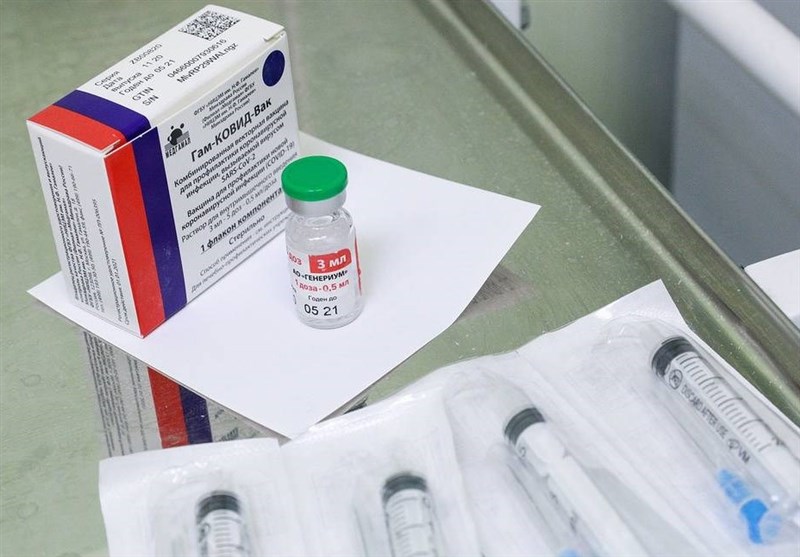 نخستین واکسن کرونای روسی در همدان تزریق شد