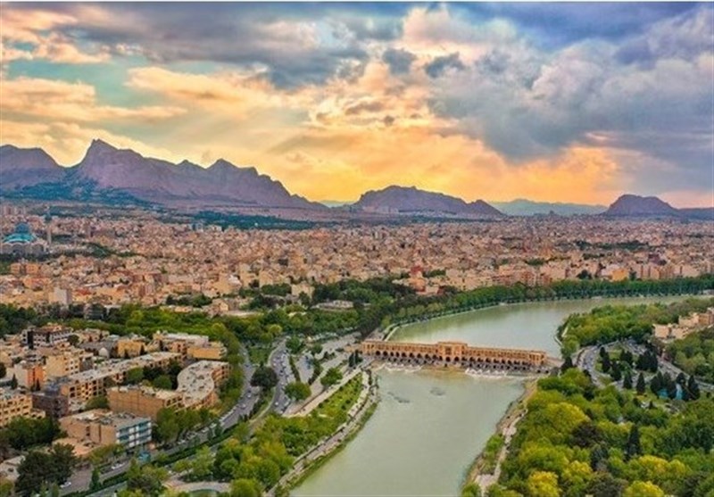 کیش یا اصفهان؟ کدام مقصد برای سفر نوروزی امسال مناسب تر است؟
