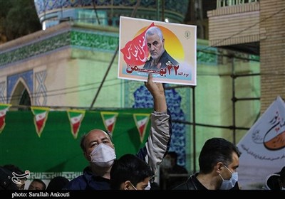 مزار مطهر حاج قاسم در شب پیروزی انقلاب اسلامی به‌روایت تصویر 