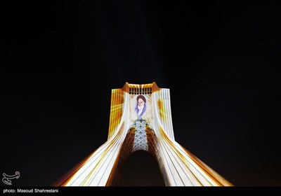 مراسم نورافشانی سالگرد پیروزی انقلاب اسلامی در میدان آزادی