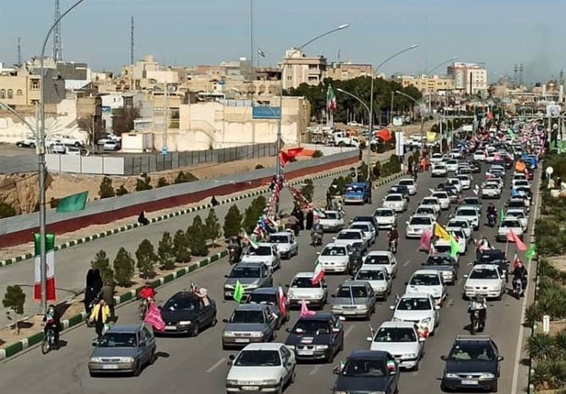 حماسه انقلابی مردم قم در راهپیمایی 22 بهمن / حضور باشکوه در راهپیمایی خودرویی و موتوری + فیلم