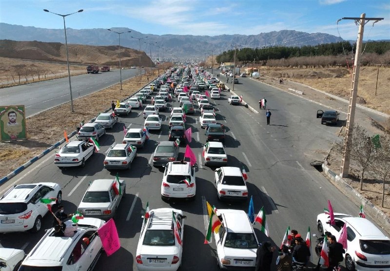 راهپیمایی خودرویی و موتوری 22 بهمن درخراسان جنوبی+ تصاویر