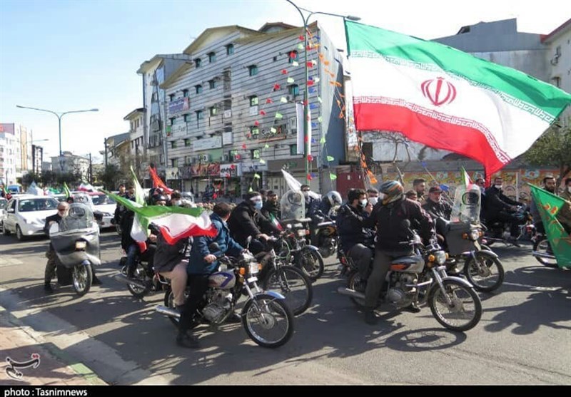 رژه خودرویی مردم استان گیلان در یوم‌الله 22 بهمن + فیلم