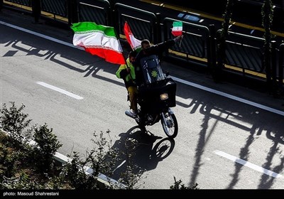 مسیرات ذکرى انتصار الثورة الاسلامیة فی طهران