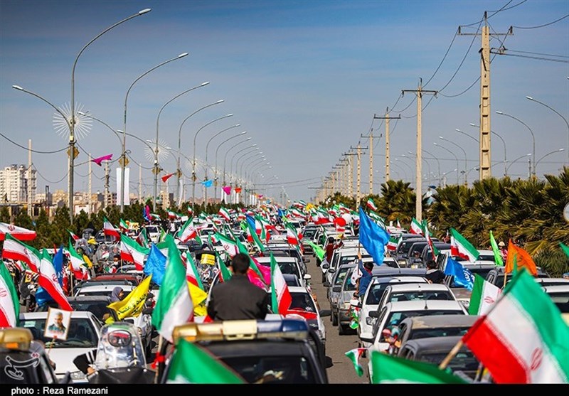 حماسه تماشایی مردم قم در راهپیمایی 22 بهمن 99 به روایت تصویر