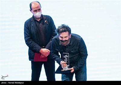 اهداء سیمرغ بلورین بهترین چهره‌پردازی سی و نهمین جشنواره فیلم فجر به ایمان امیدواری برای فیلم ابلق