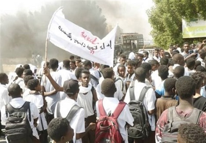 گزارش|تظاهرات در سودان و اعلام حالت فوق العاده در ایالت‌های آشوب زده