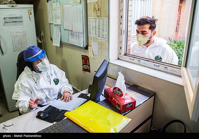 تزریق واکسن کرونا به حدود 100 هزار نفر از اعضای کادر درمان/ اولویت‌های تزریق واکسن کرونا در ایران